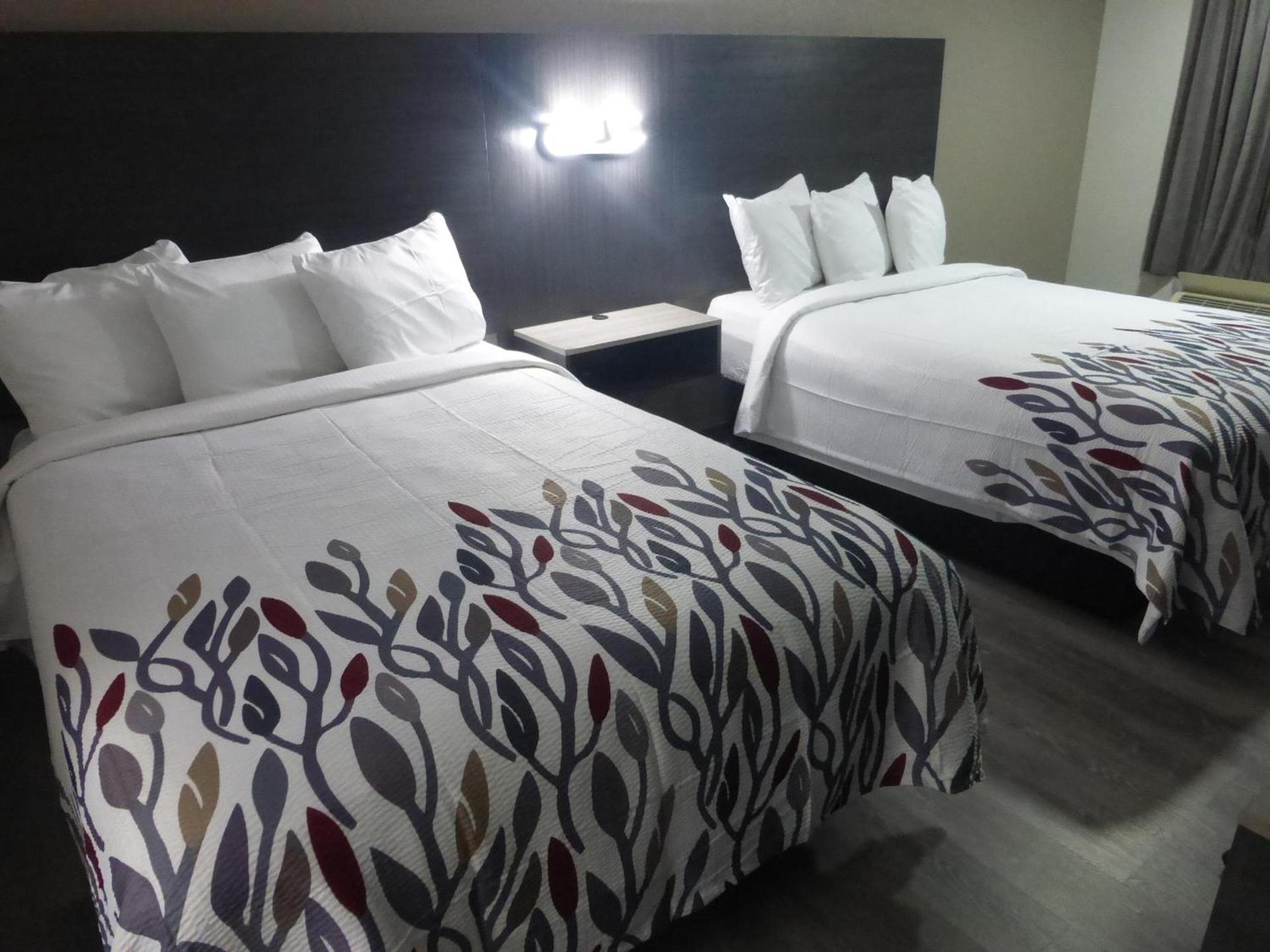 Red Roof Inn Hope photo 16