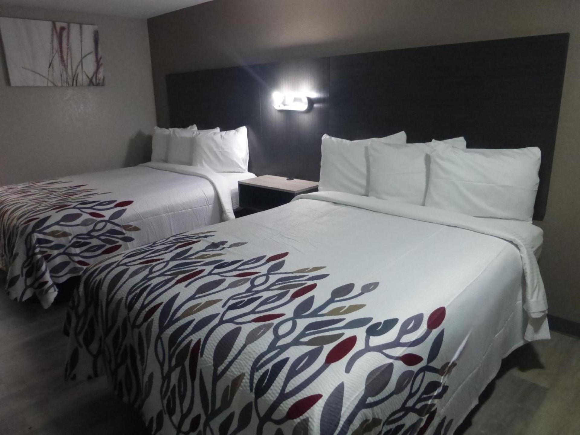 Red Roof Inn Hope photo 17