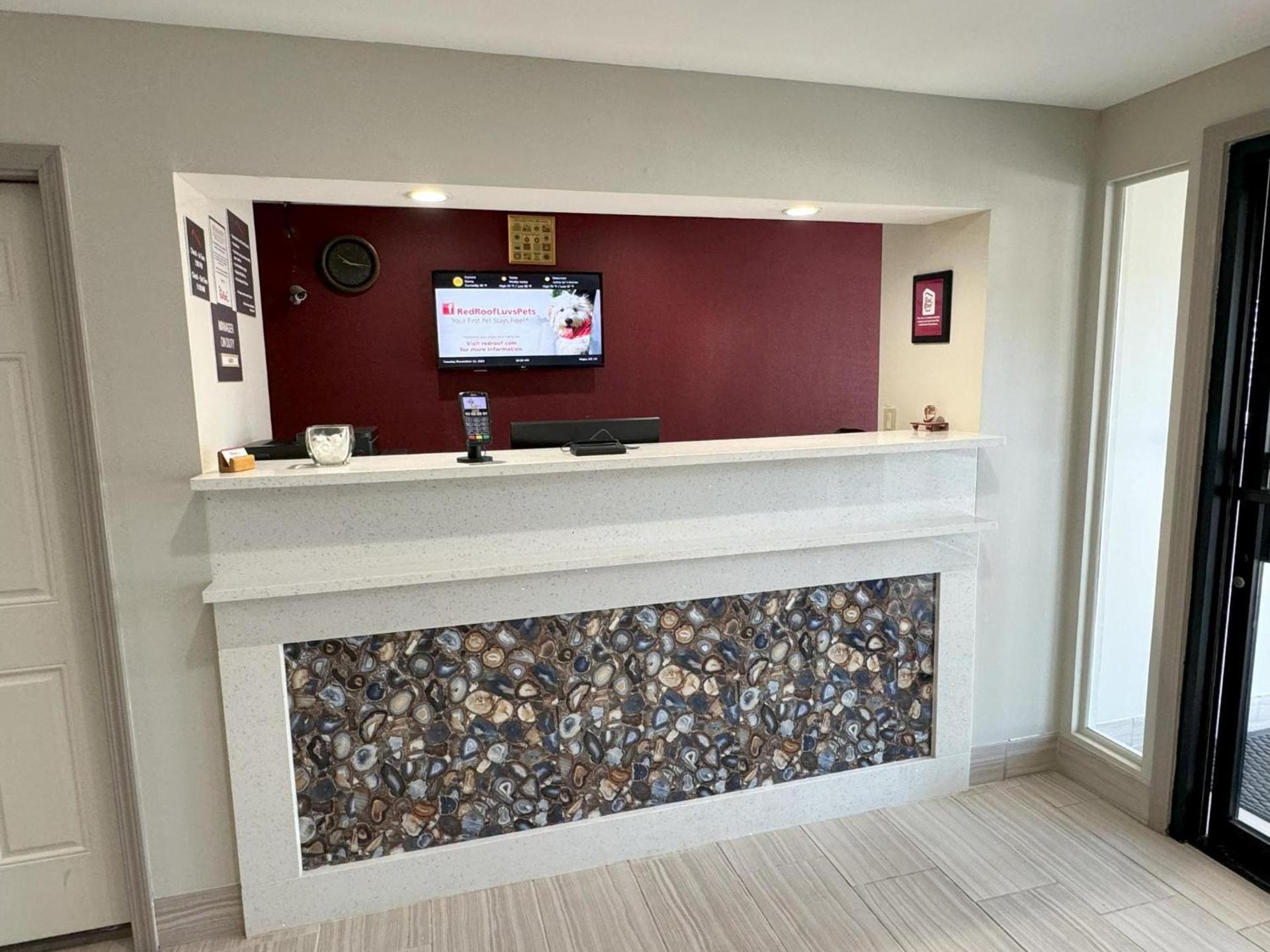 Red Roof Inn Hope photo 9