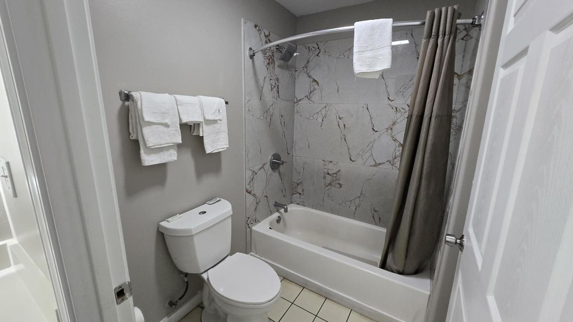 Deerfield Inn by OYO McComb I-55 photo 3