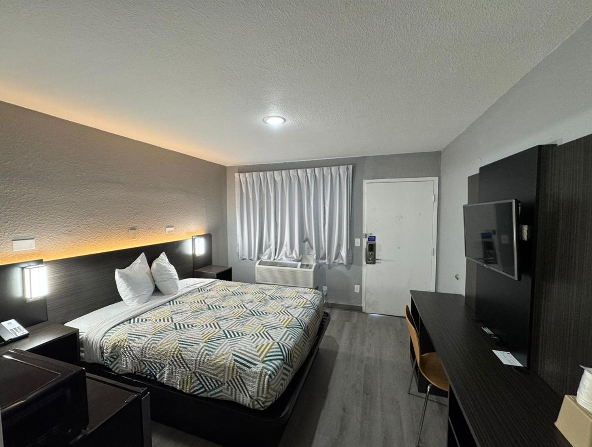 Motel 6-Bismarck, ND photo 28