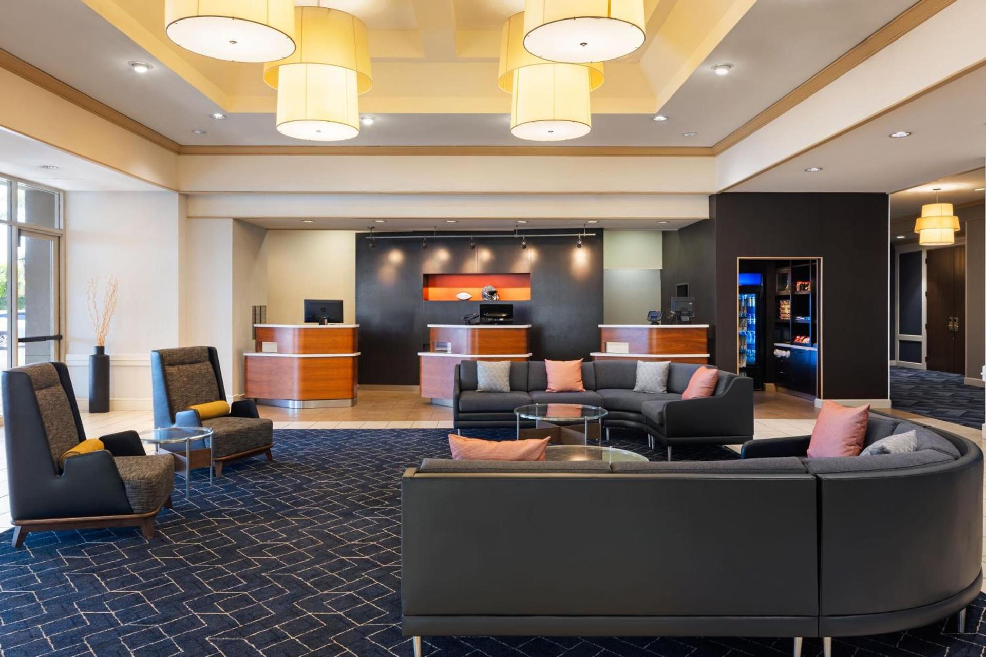 Courtyard by Marriott Baldwin Park photo 3