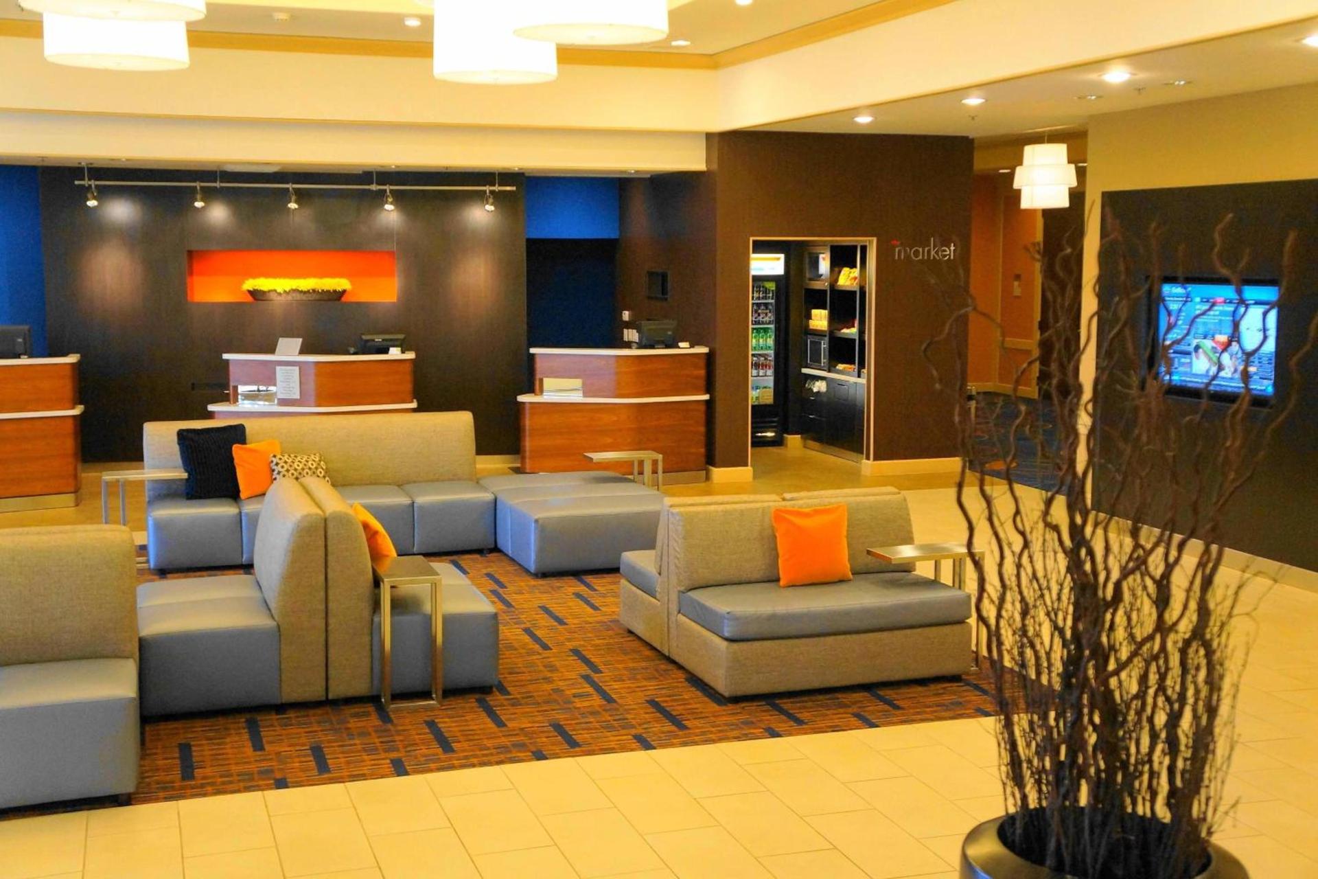 Courtyard by Marriott Baldwin Park photo 4
