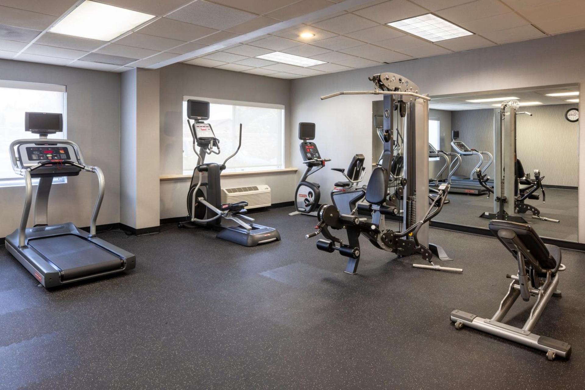 Courtyard by Marriott Baldwin Park photo 30