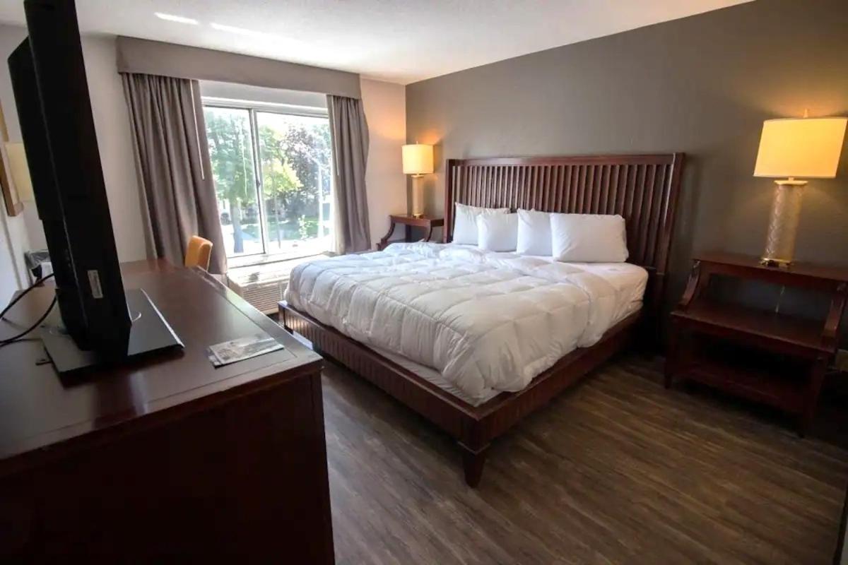 Baymont Inn and Suites by Wyndham Columbus / Near OSU photo 11