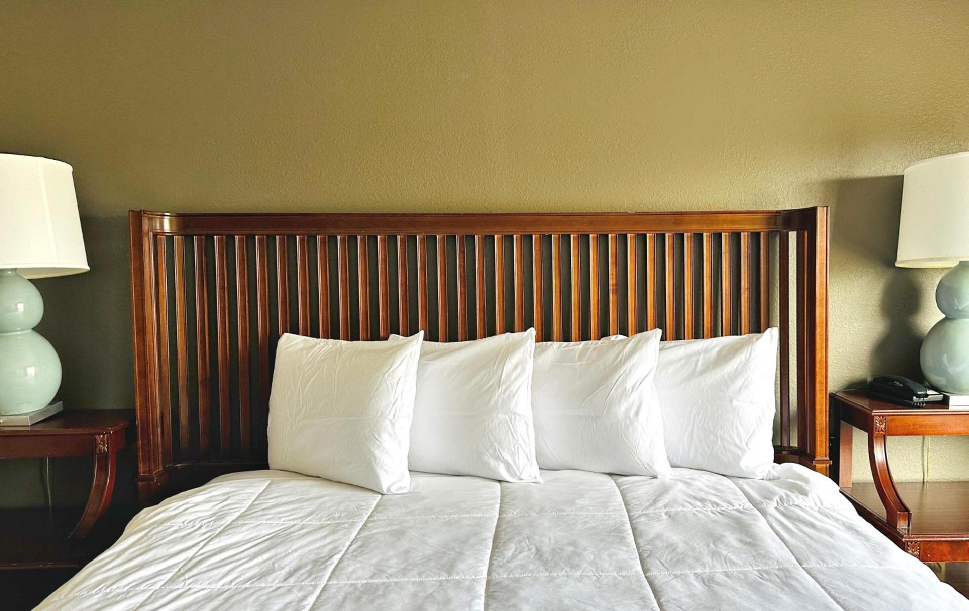 Baymont Inn and Suites by Wyndham Columbus / Near OSU photo 9