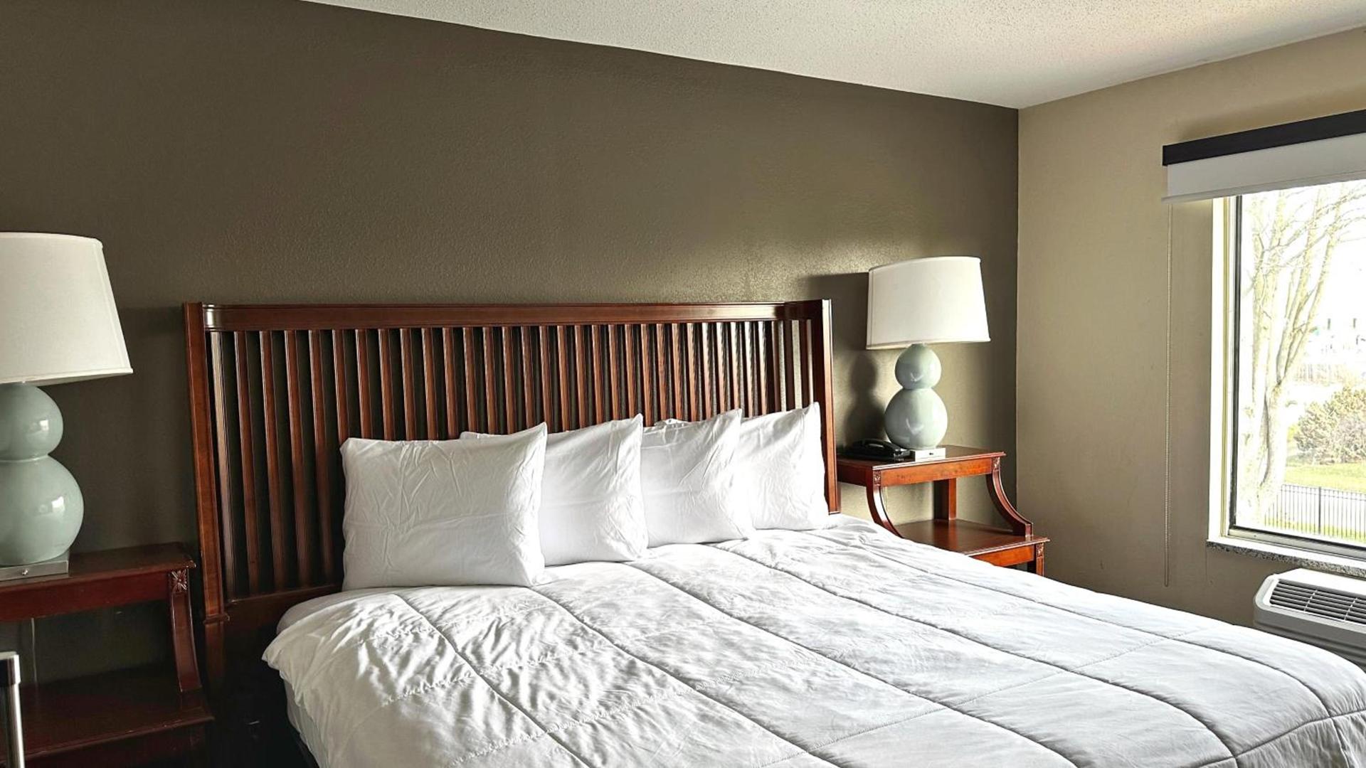 Baymont Inn and Suites by Wyndham Columbus / Near OSU photo 6