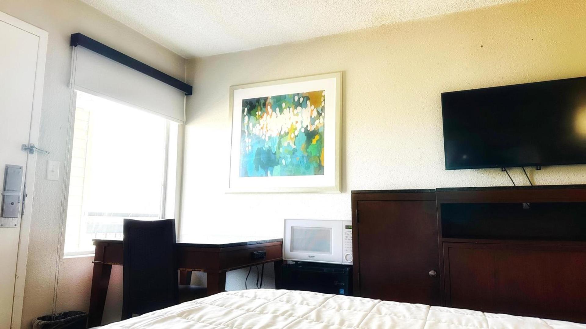 Baymont Inn and Suites by Wyndham Columbus / Near OSU photo 17