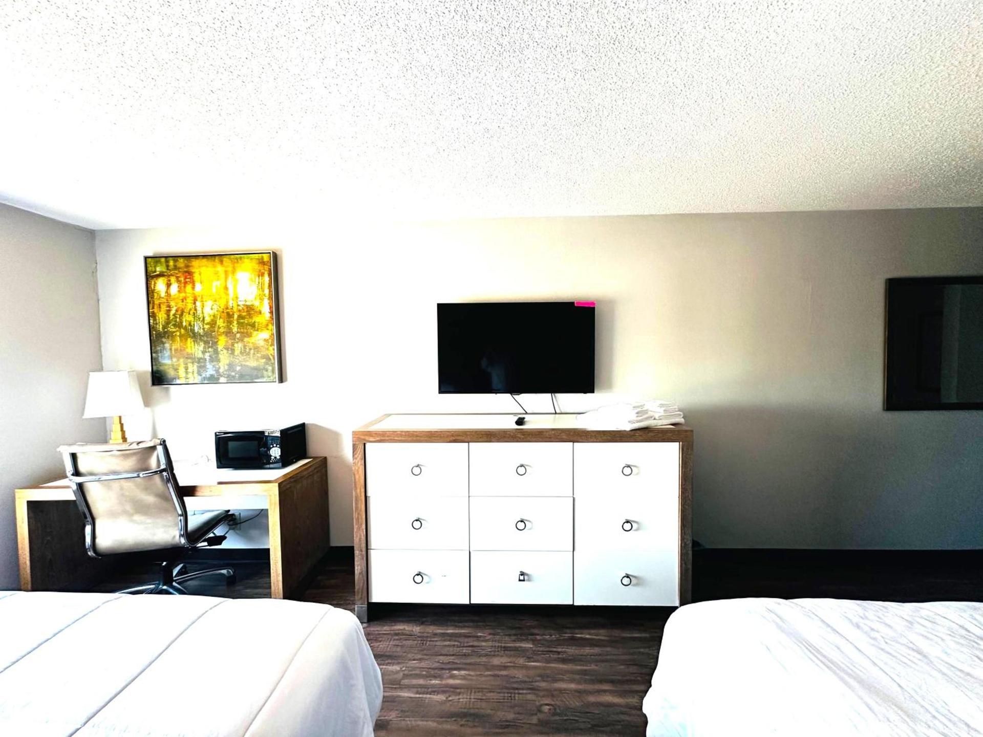 Baymont Inn and Suites by Wyndham Columbus / Near OSU photo 29