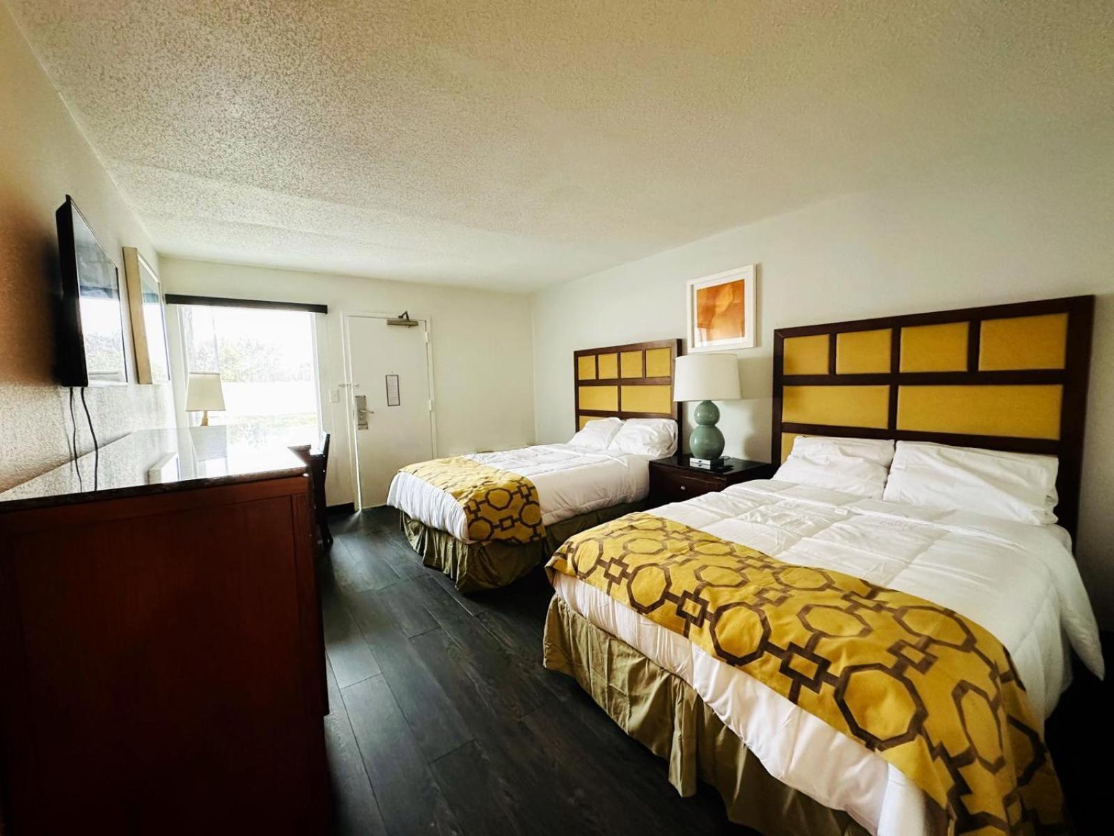 Baymont Inn and Suites by Wyndham Columbus / Near OSU photo 53