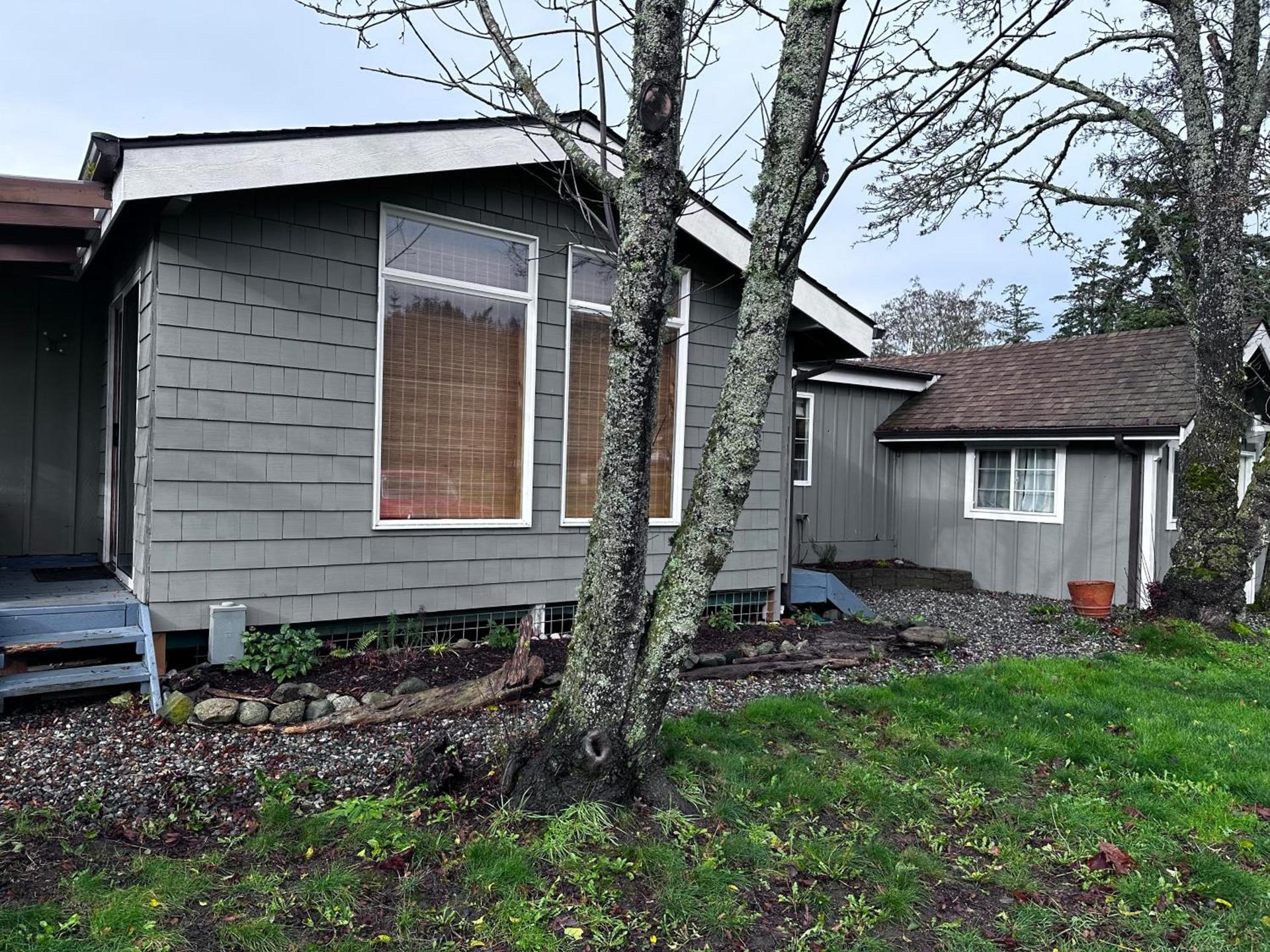 Deer Harbor Cottage & Suites photo 40