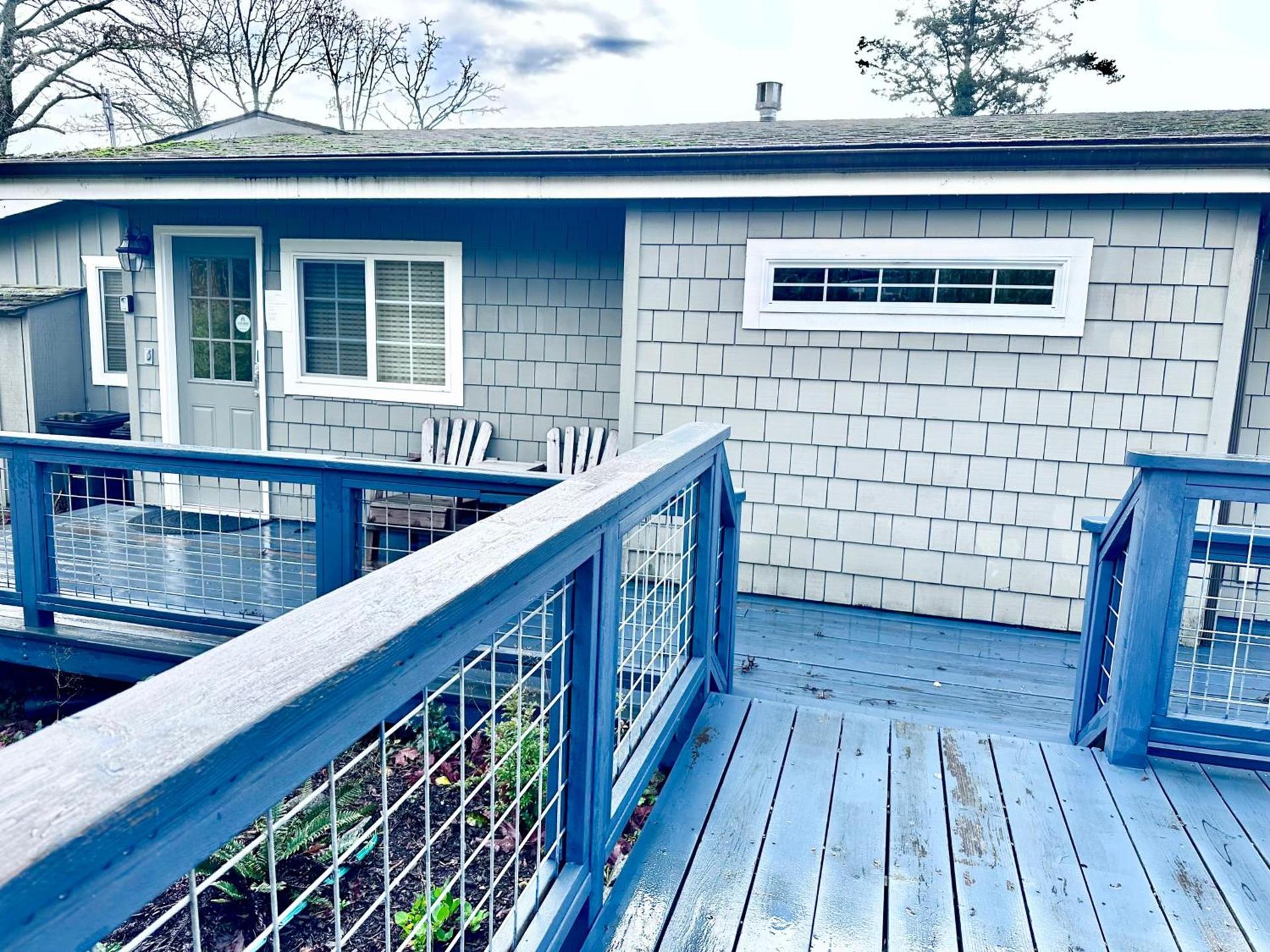 Deer Harbor Cottage & Suites photo 42