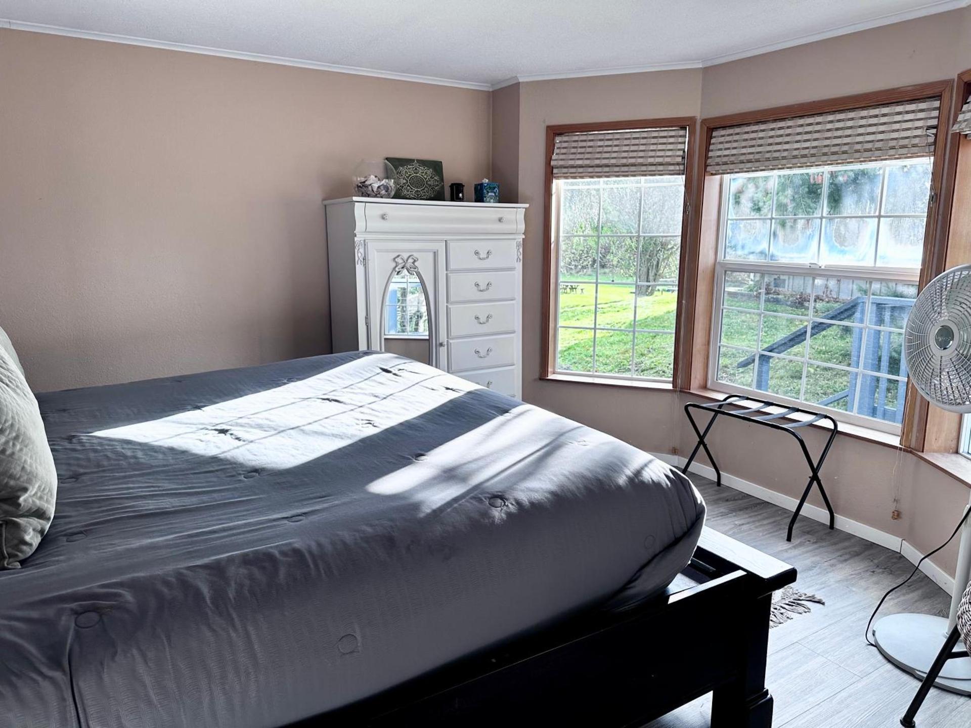 Deer Harbor Cottage & Suites photo 50