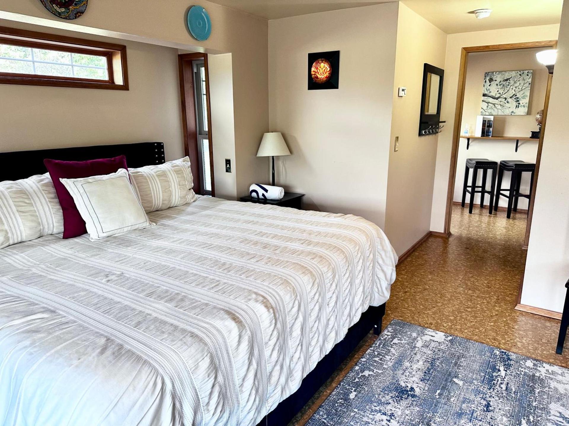 Deer Harbor Cottage & Suites photo 51