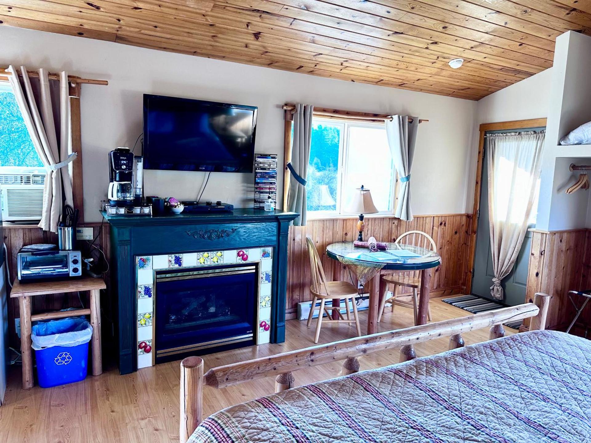 Deer Harbor Cottage & Suites photo 55