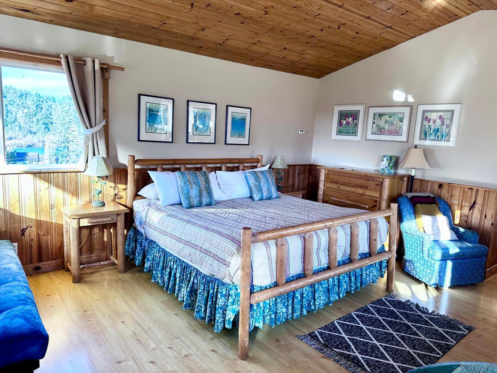 Deer Harbor Cottage & Suites photo 58