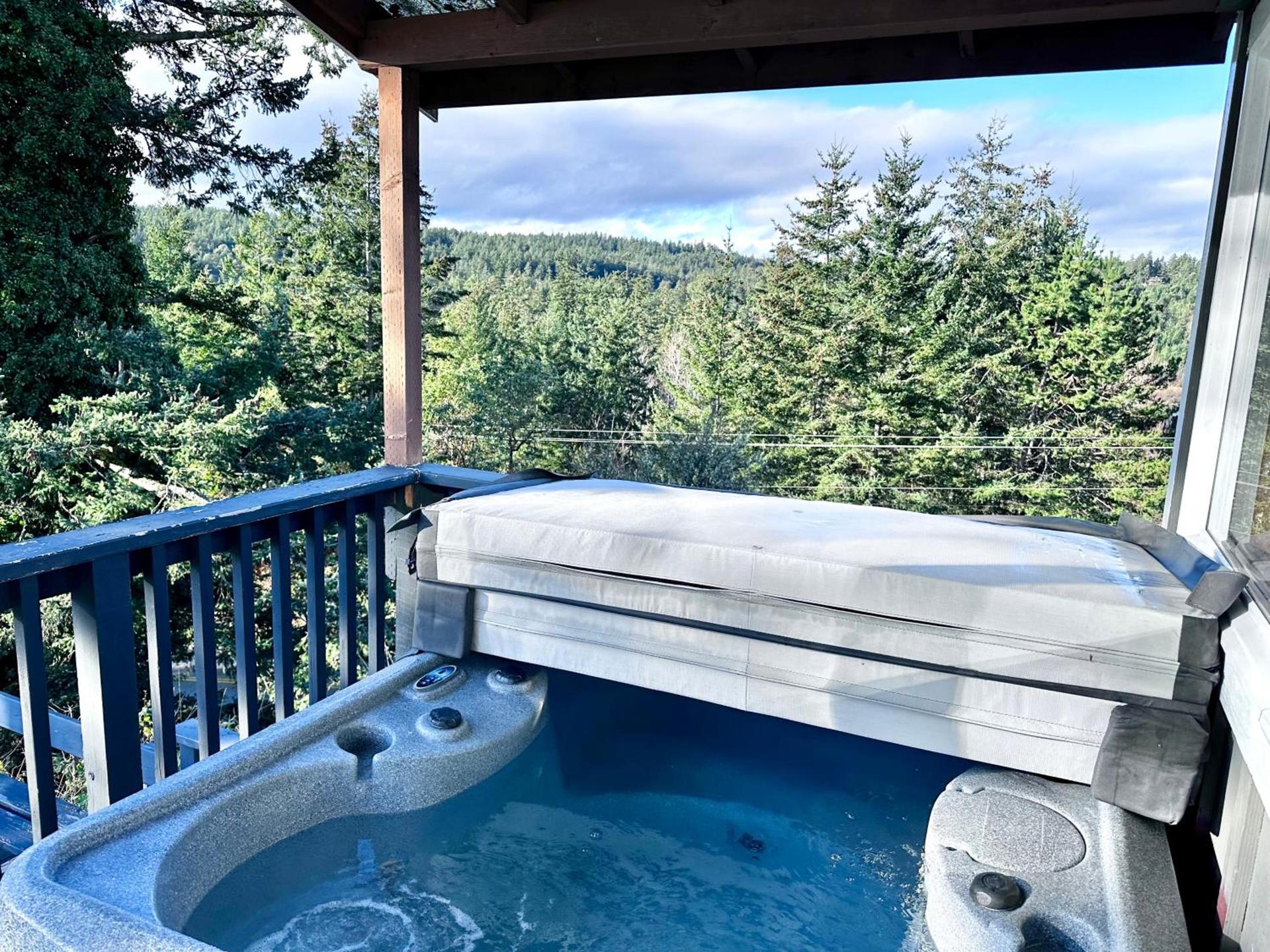 Deer Harbor Cottage & Suites photo 59