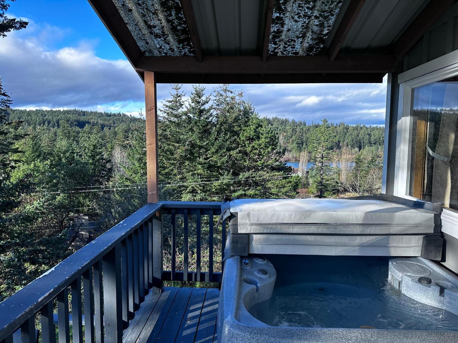 Deer Harbor Cottage & Suites photo 60