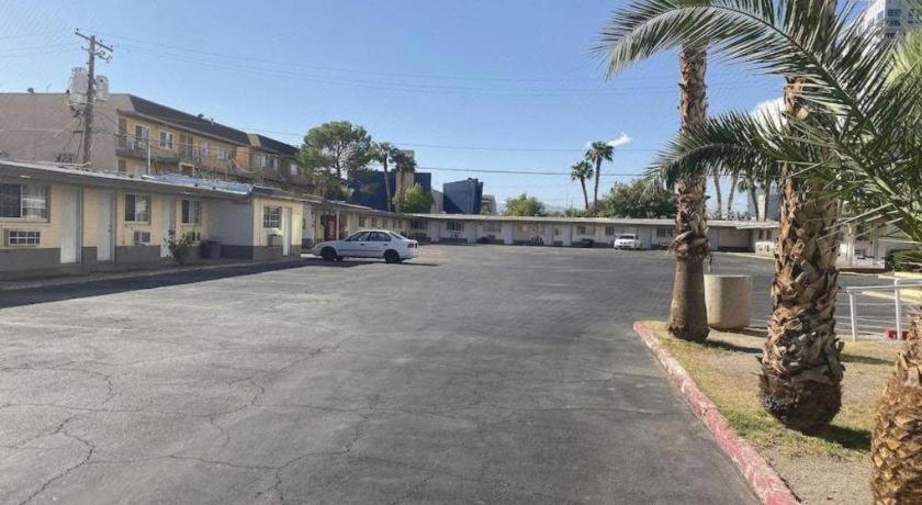 OYO Gateway Motel Las Vegas North Strip/Fremont St. Area photo 7