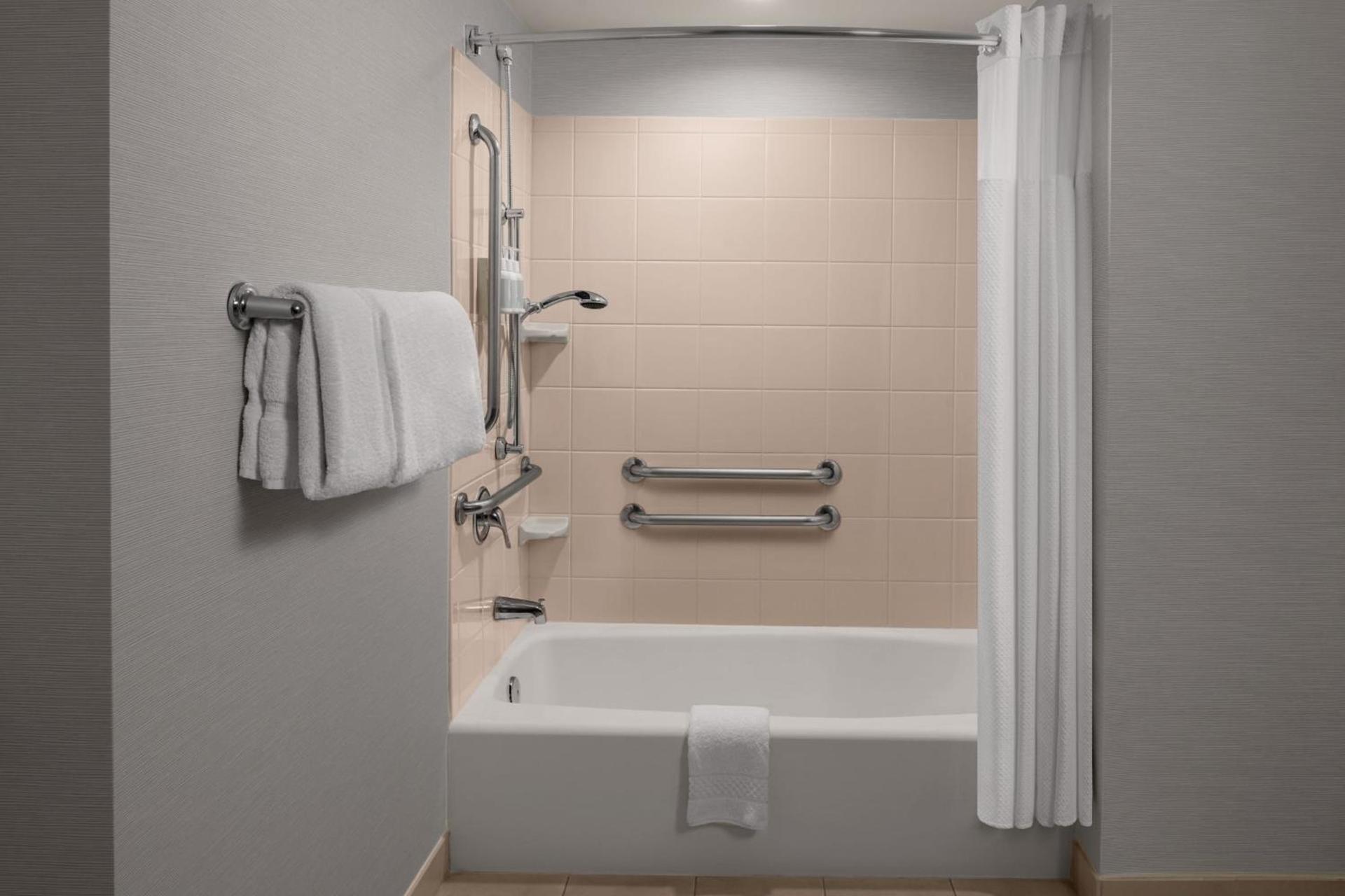 Courtyard by Marriott Washington Capitol Hill/Navy Yard photo 25