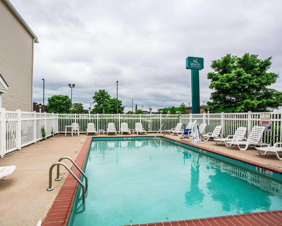 Quality Inn & Suites photo 9