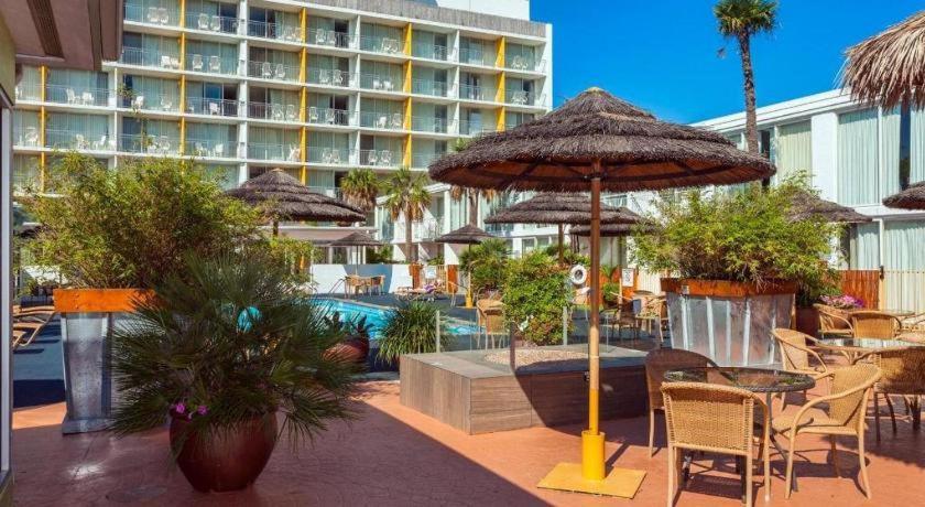 El Tropicano Riverwalk photo 27