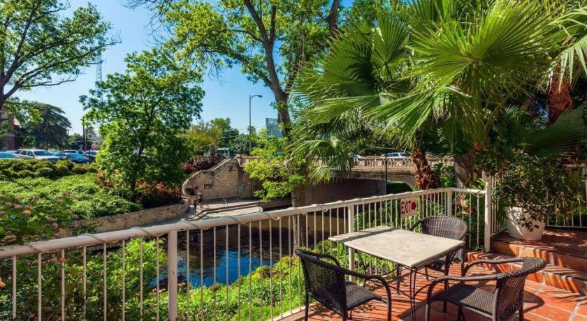 El Tropicano Riverwalk photo 6