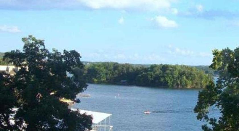 Tan-Tar-A Estates photo 13