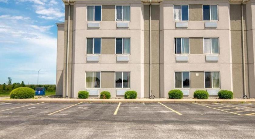 Hotel Markle IN I-69 photo 2