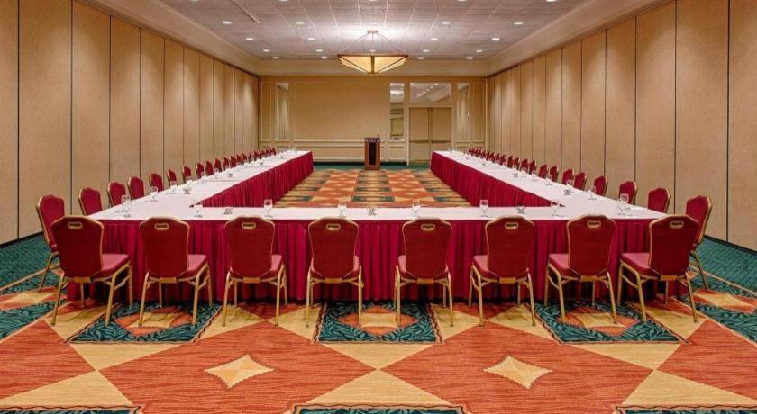 Radisson Hotel Austin - University photo 1