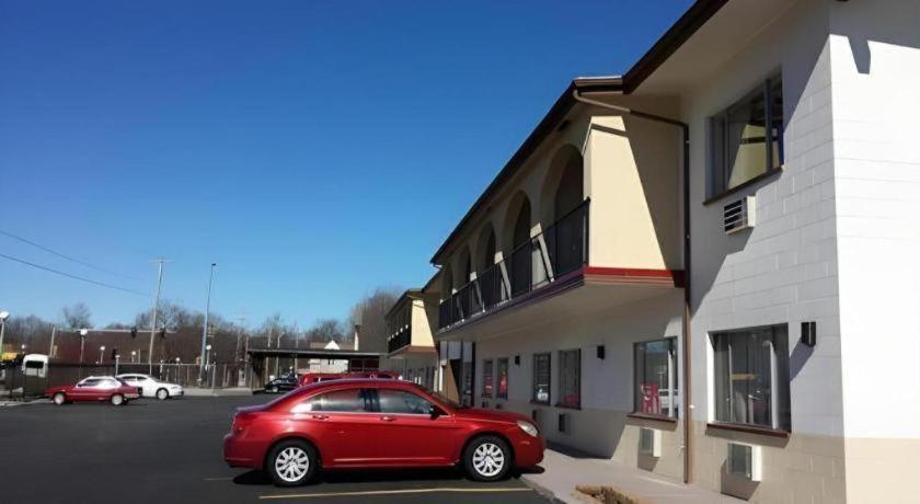 America's Best Inn Urbana Champaign photo 2