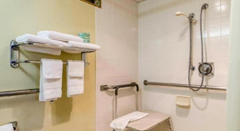 SureStay Hotel photo 26