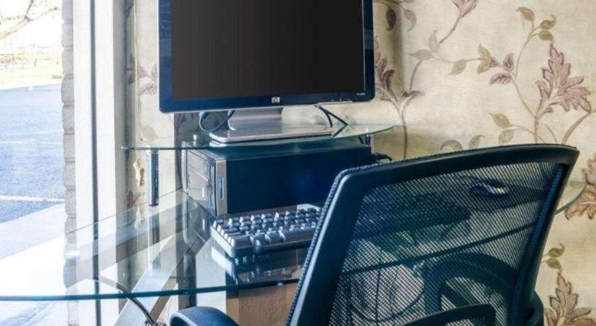SureStay Hotel photo 21