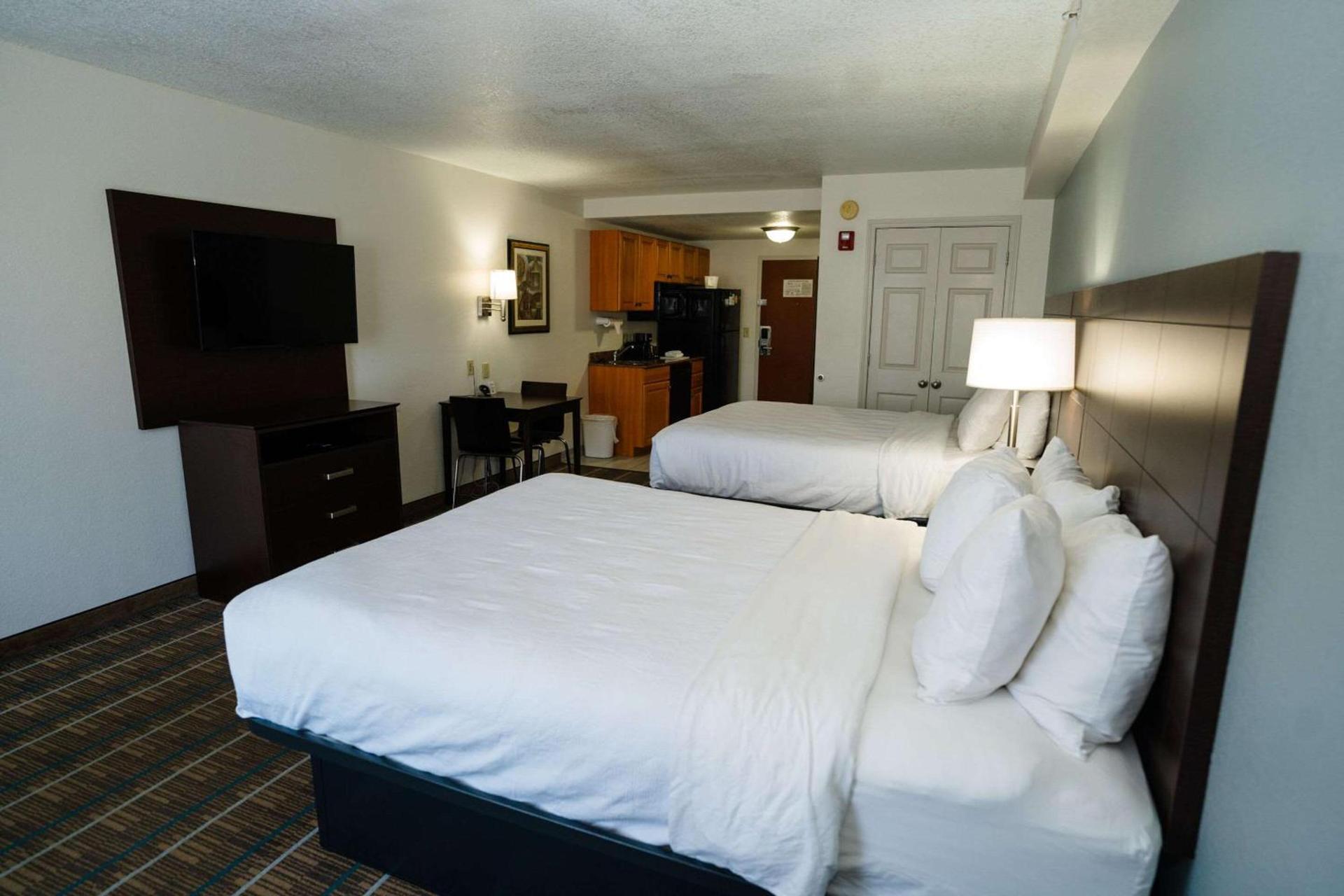 MainStay Suites Knoxville North I-75 photo 18