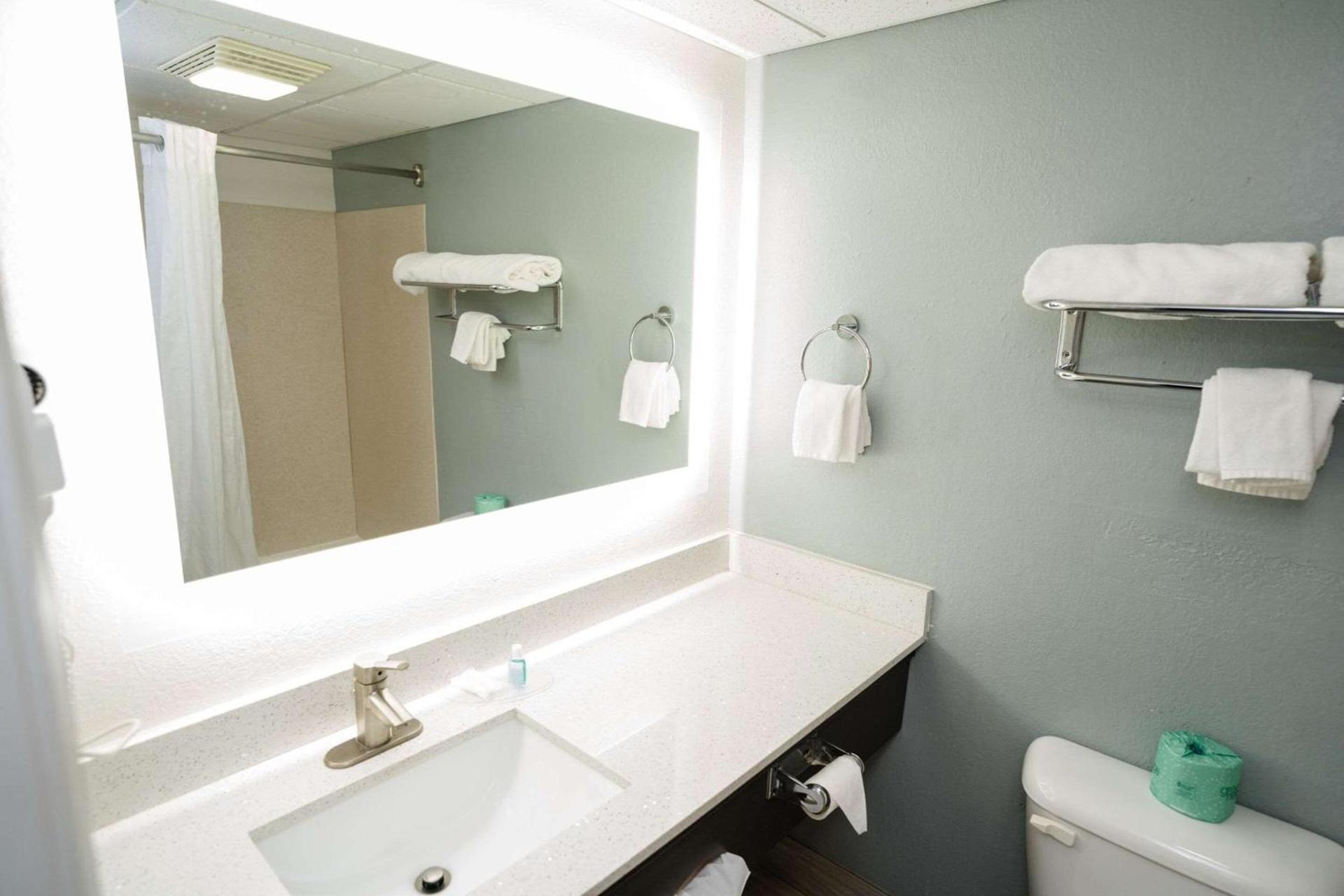 MainStay Suites Knoxville North I-75 photo 20