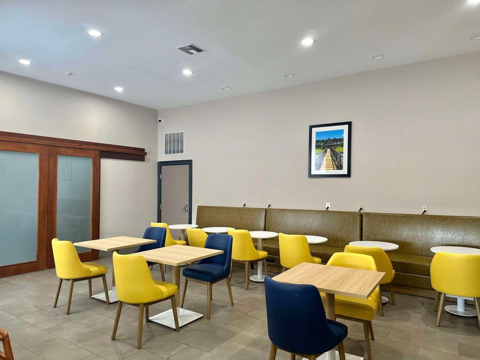 Comfort Inn & Suites Cartersville - Emerson Lake Point photo 25