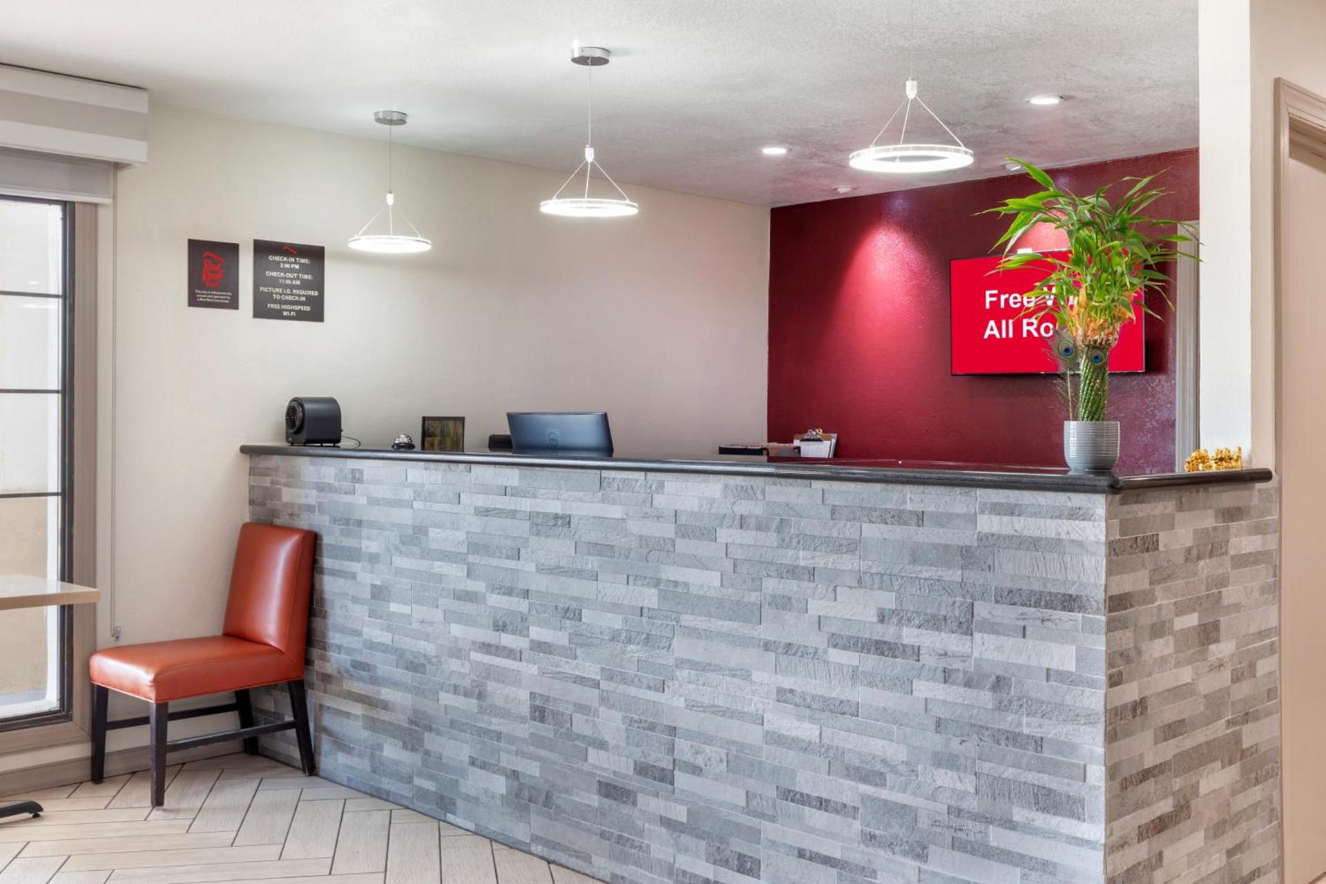 Red Roof Inn Canton photo 19