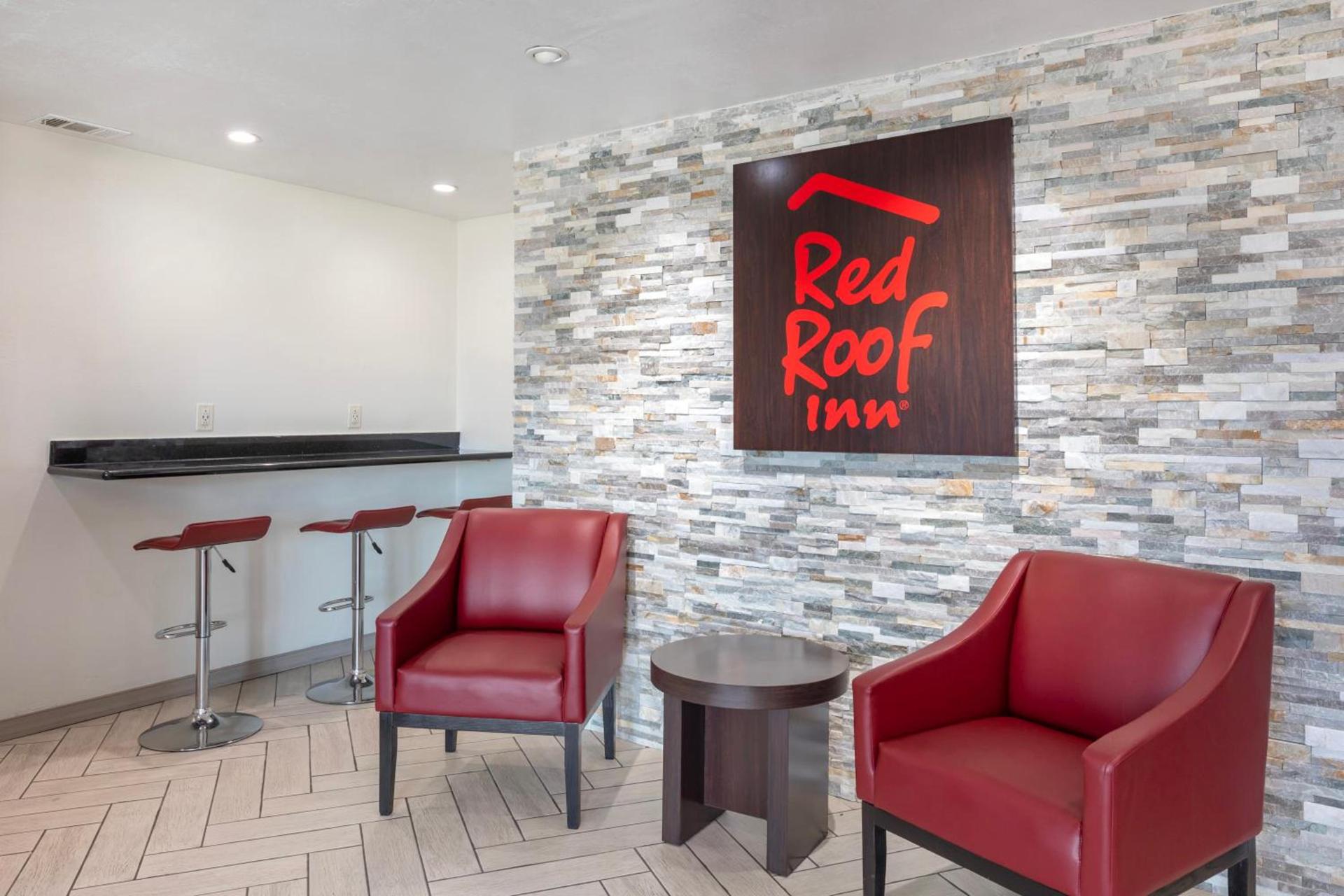 Red Roof Inn Canton photo 17