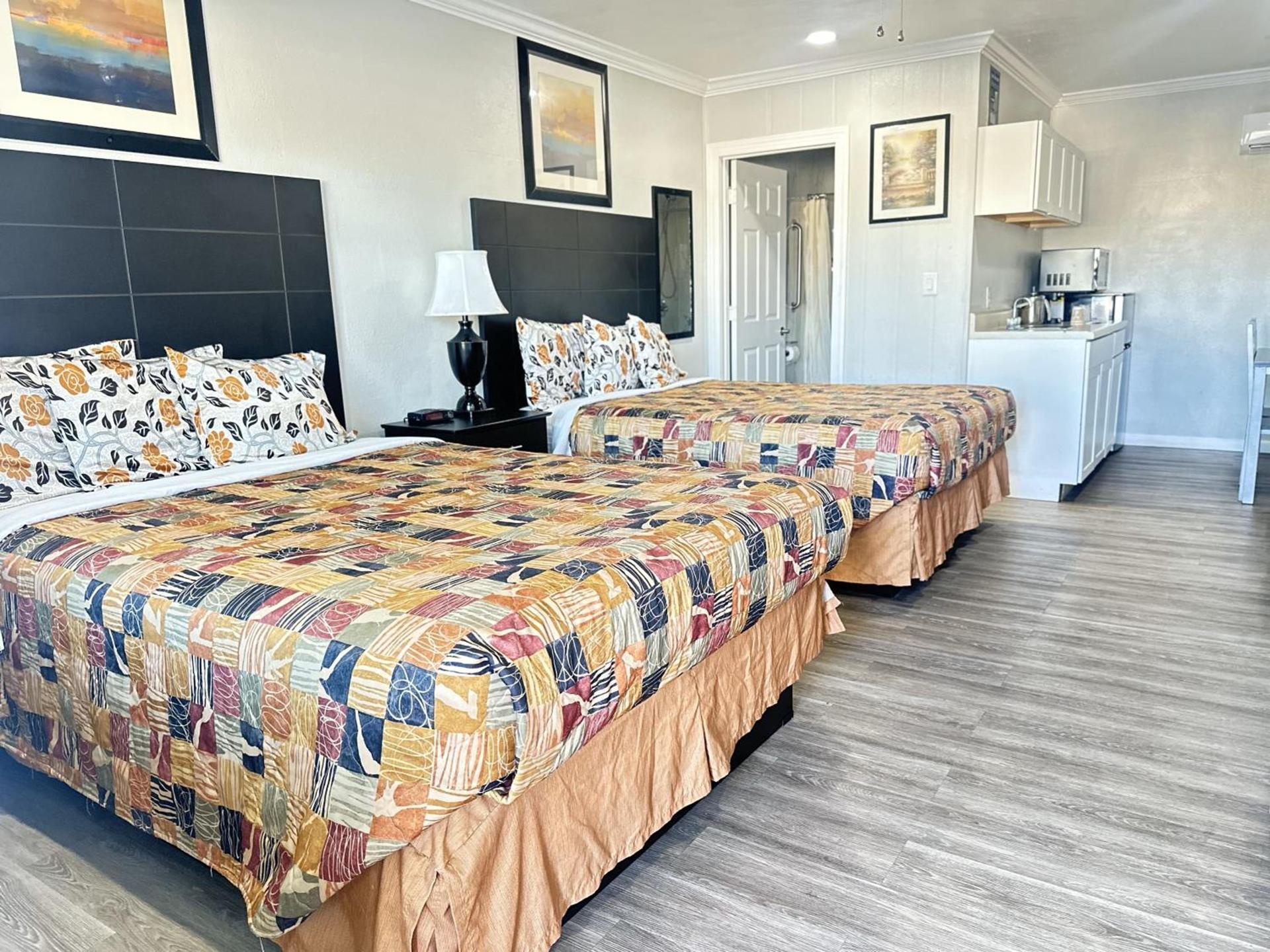 Sunshine Inn & Suites Venice, Florida photo 9