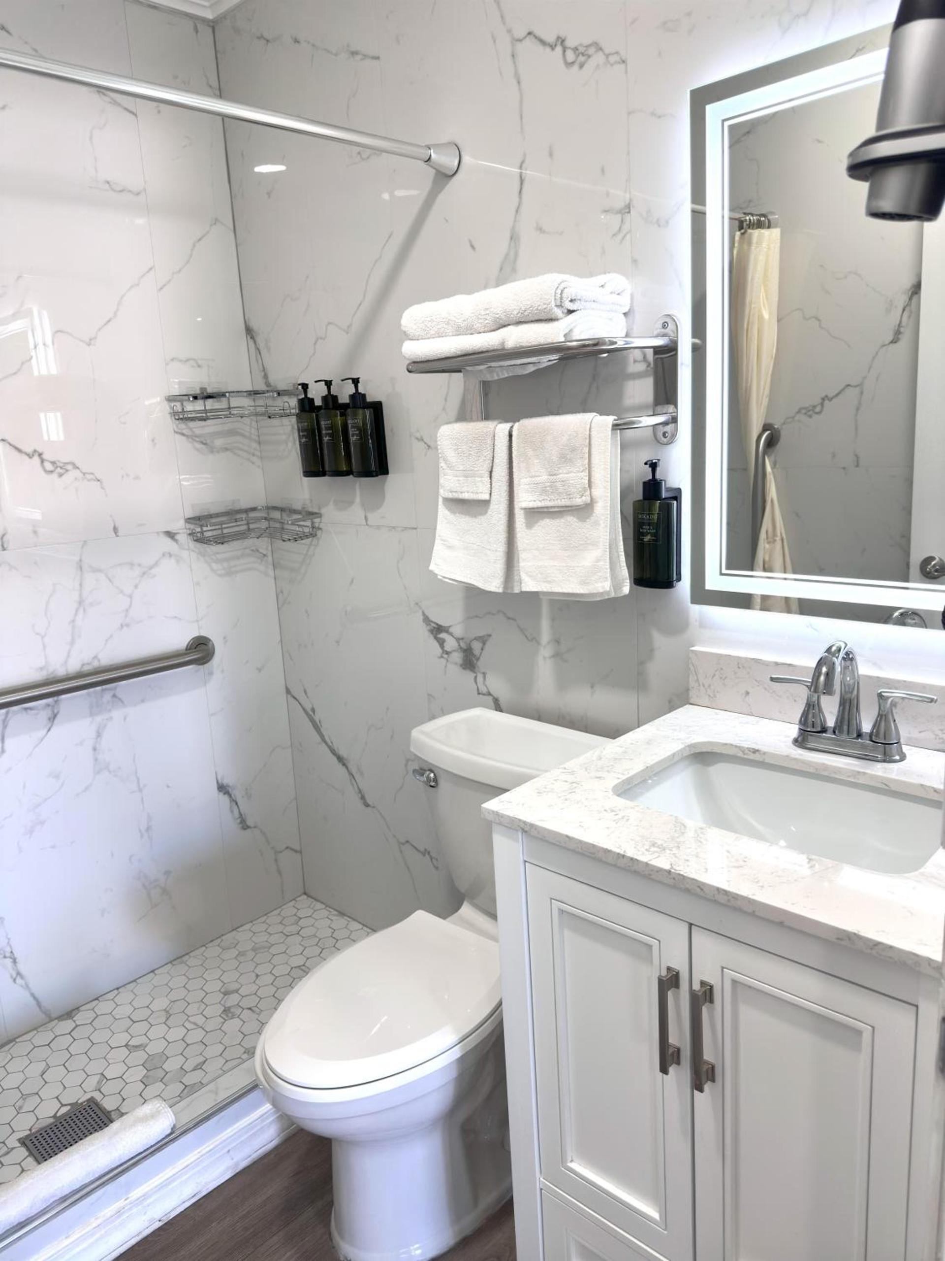 Sunshine Inn & Suites Venice, Florida photo 15
