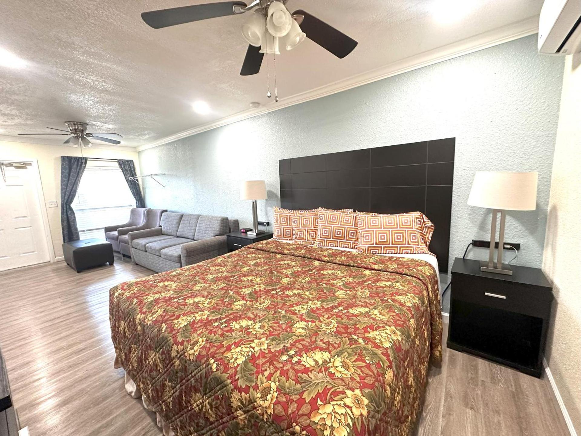 Sunshine Inn & Suites Venice, Florida photo 61