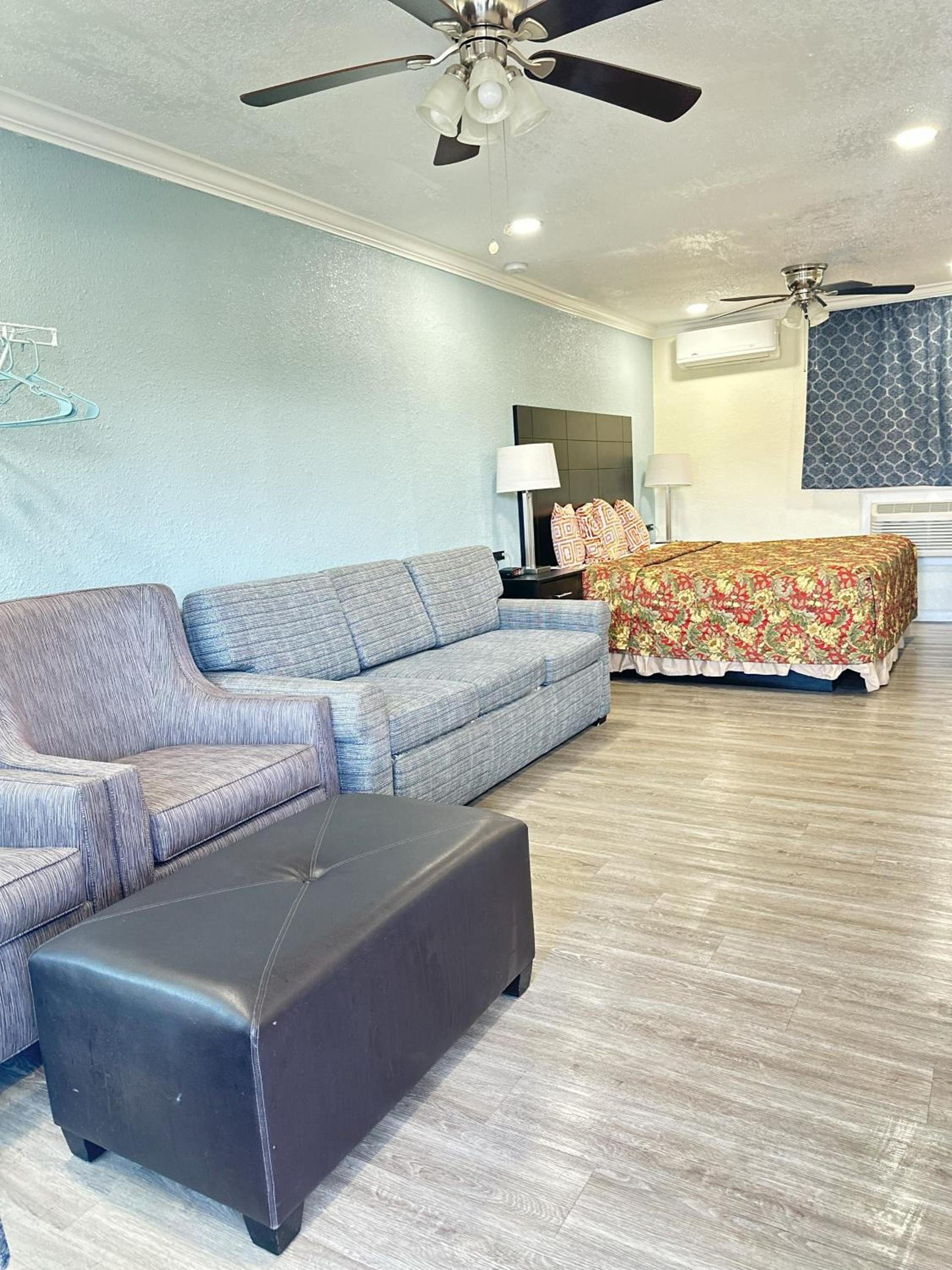 Sunshine Inn & Suites Venice, Florida photo 17