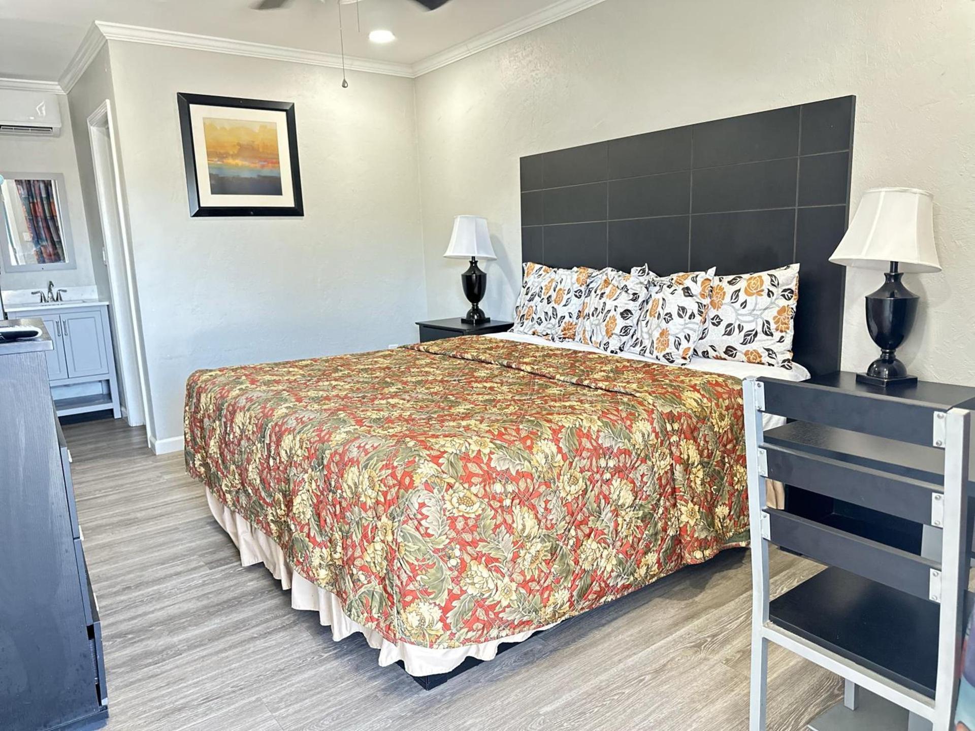 Sunshine Inn & Suites Venice, Florida photo 27