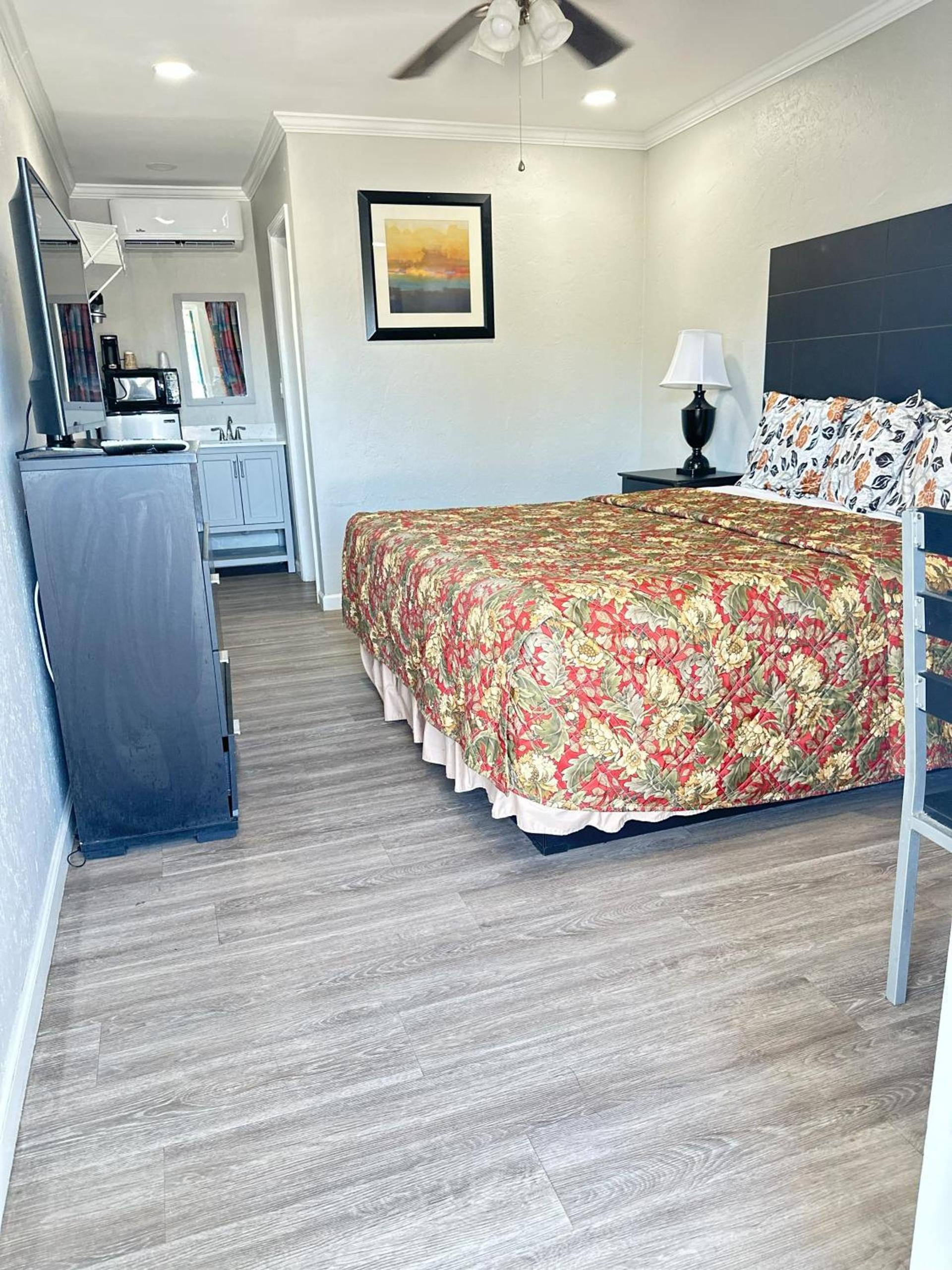 Sunshine Inn & Suites Venice, Florida photo 48