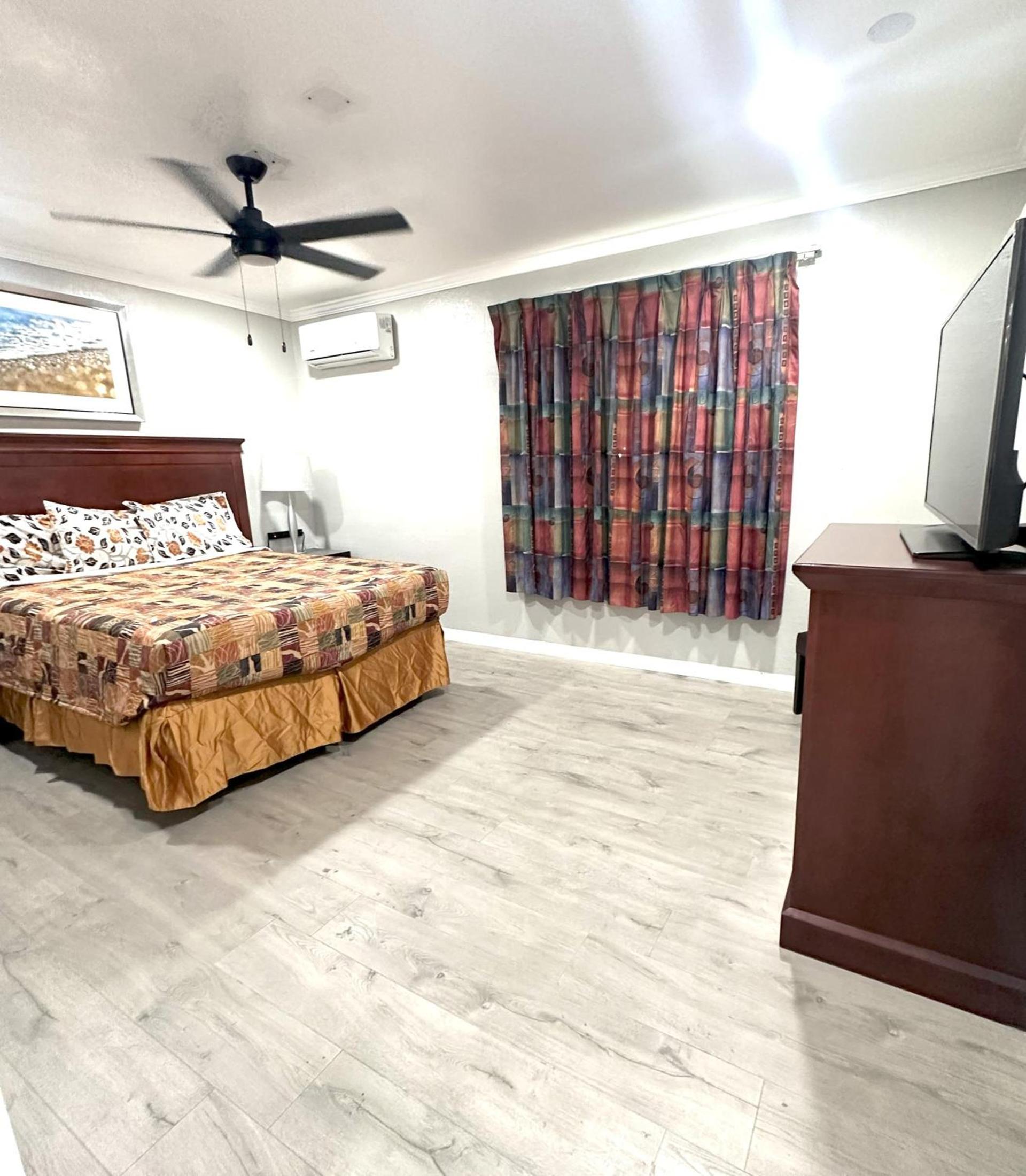 Sunshine Inn & Suites Venice, Florida photo 39