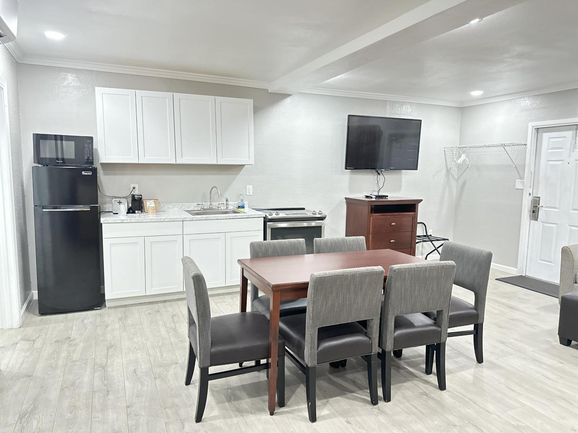Sunshine Inn & Suites Venice, Florida photo 41