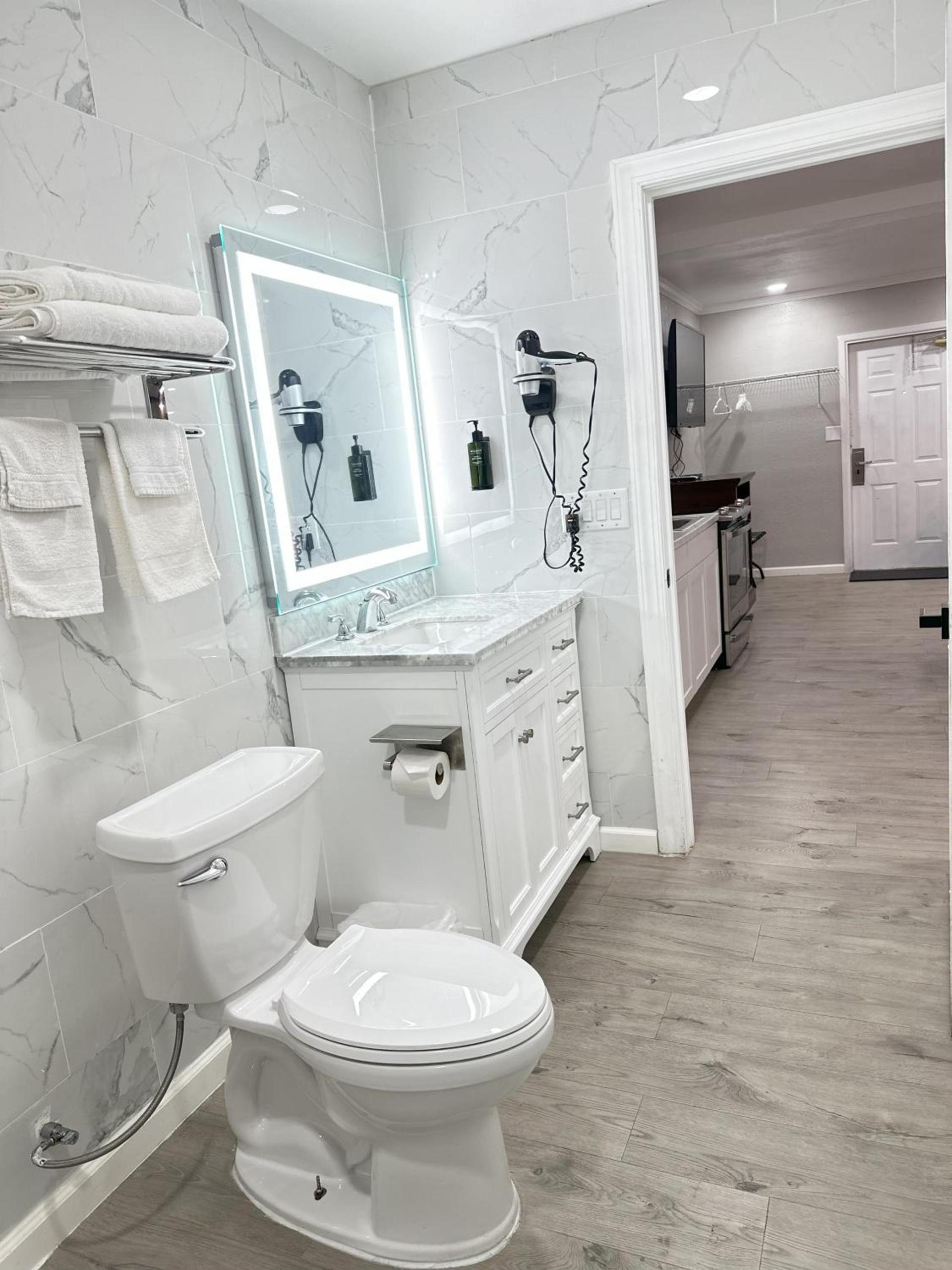 Sunshine Inn & Suites Venice, Florida photo 33