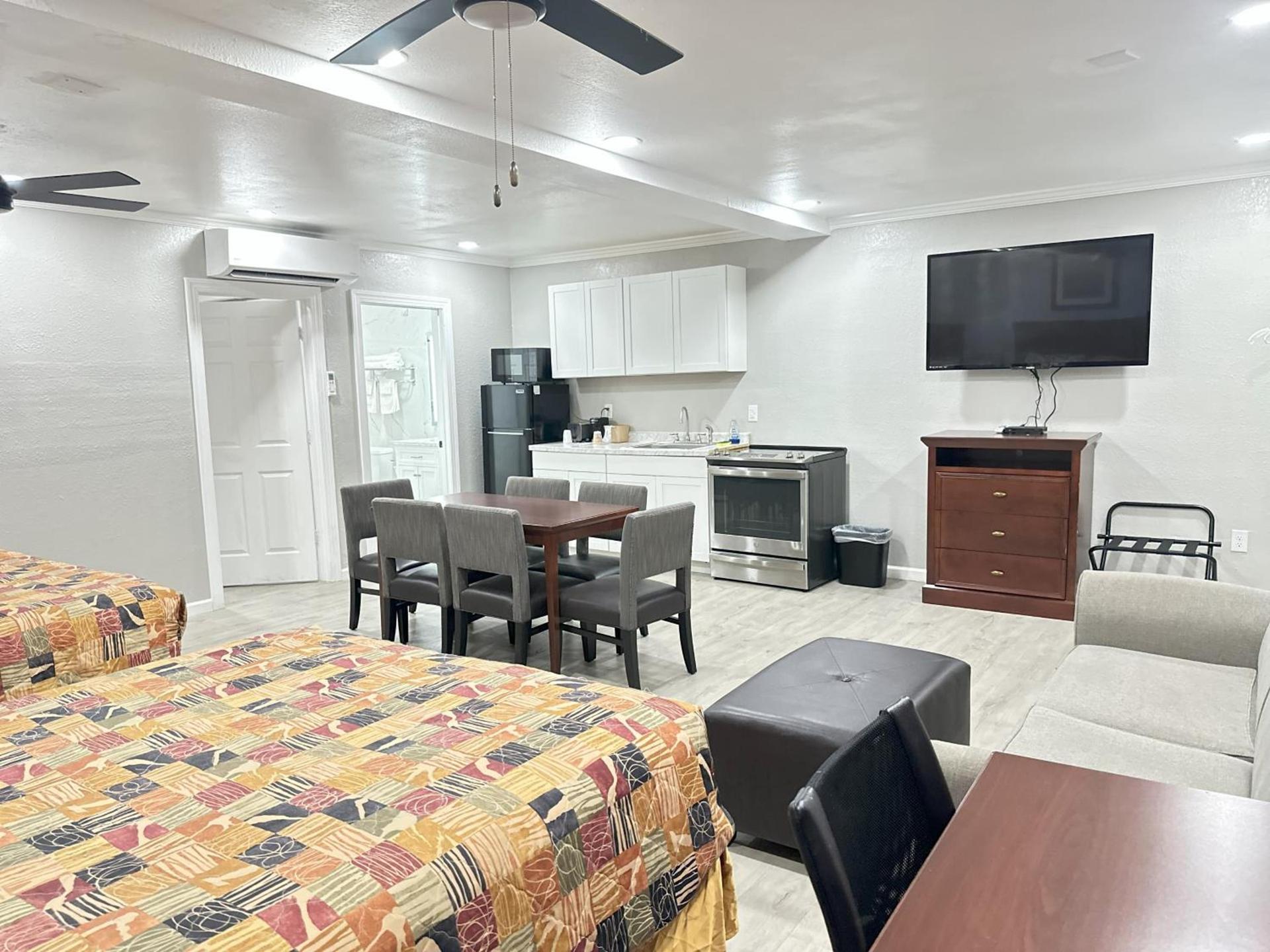 Sunshine Inn & Suites Venice, Florida photo 63