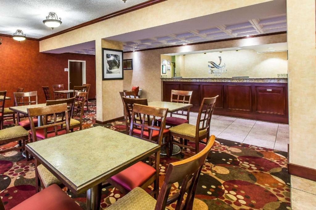 Quality Inn at Albany Mall photo 22