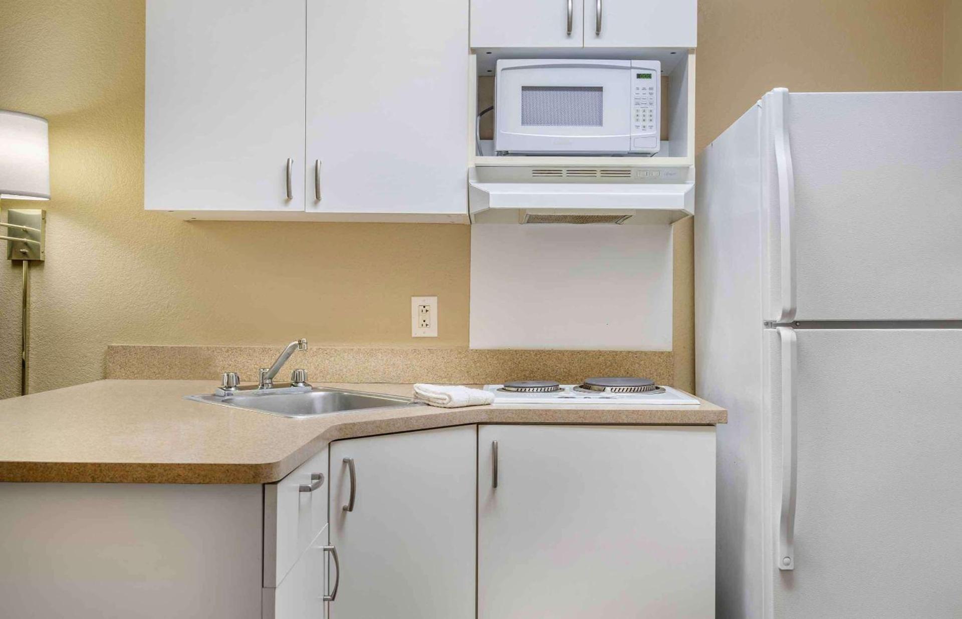 Extended Stay America Suites - Chicago - Buffalo Grove - Deerfield photo 11